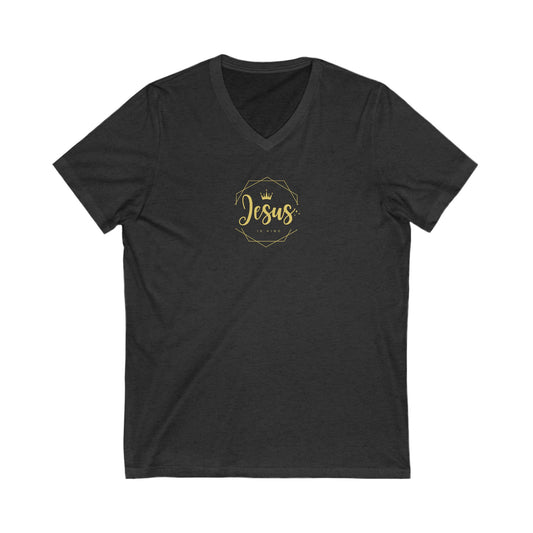 T-Shirt Jesus is King Unisex V-Neck Tee